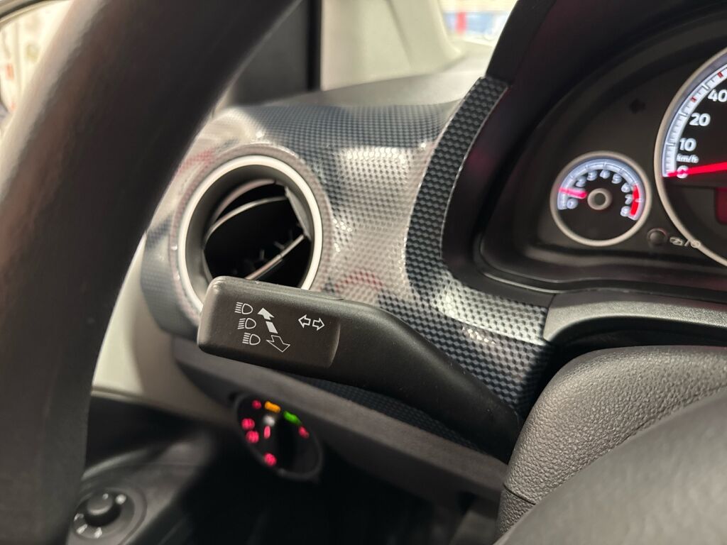 Volkswagen up! 2017 Valkoinen