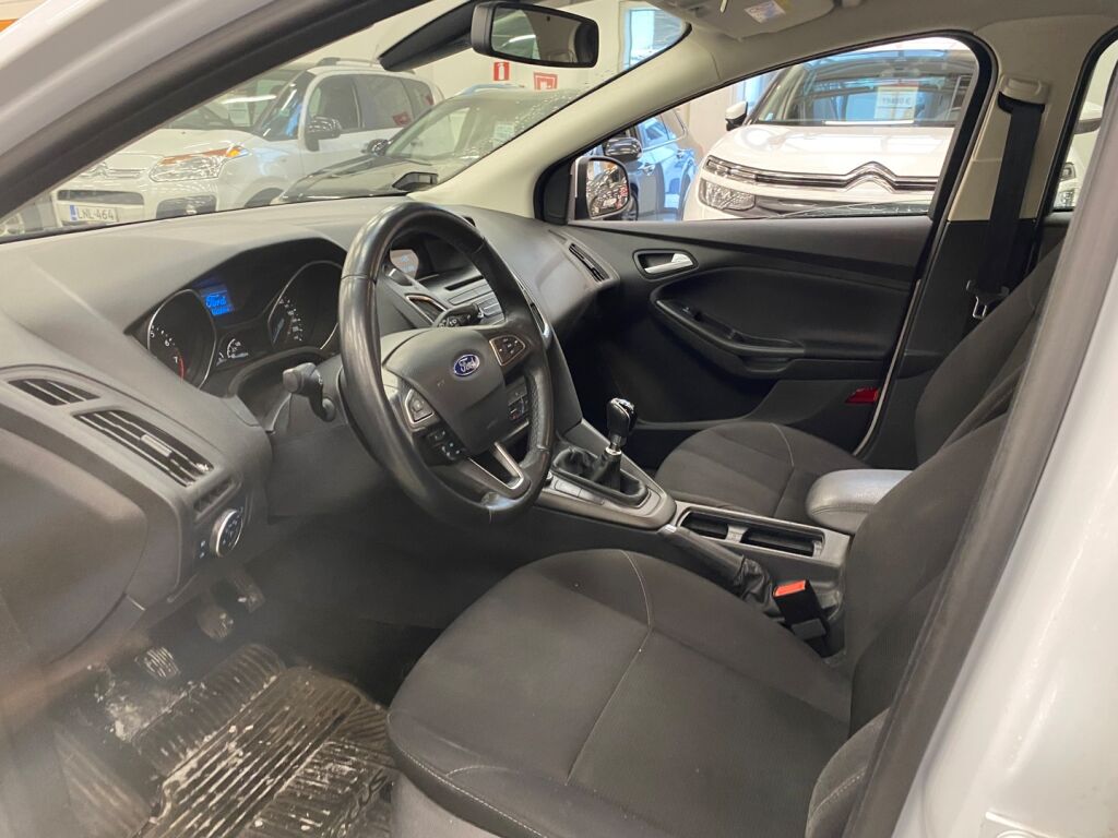 Ford Focus 2016 Valkoinen