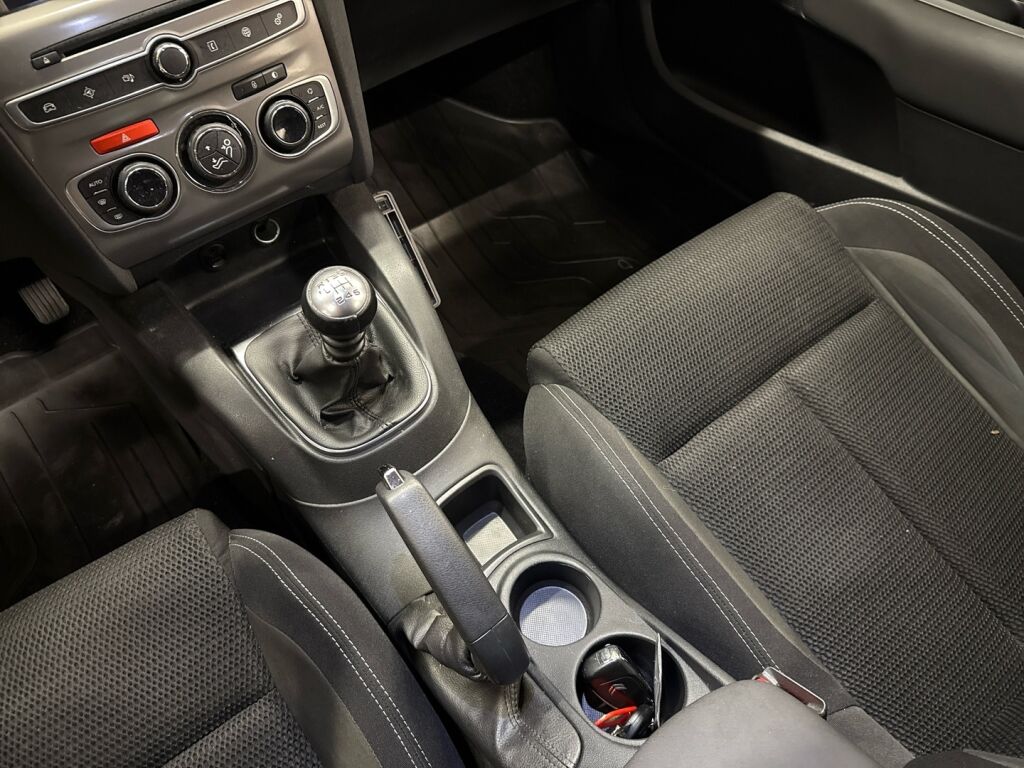 Citroen C4 2017 Punainen