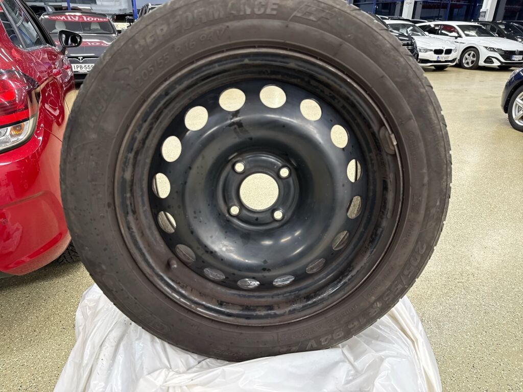 Citroen C4 2017 Punainen