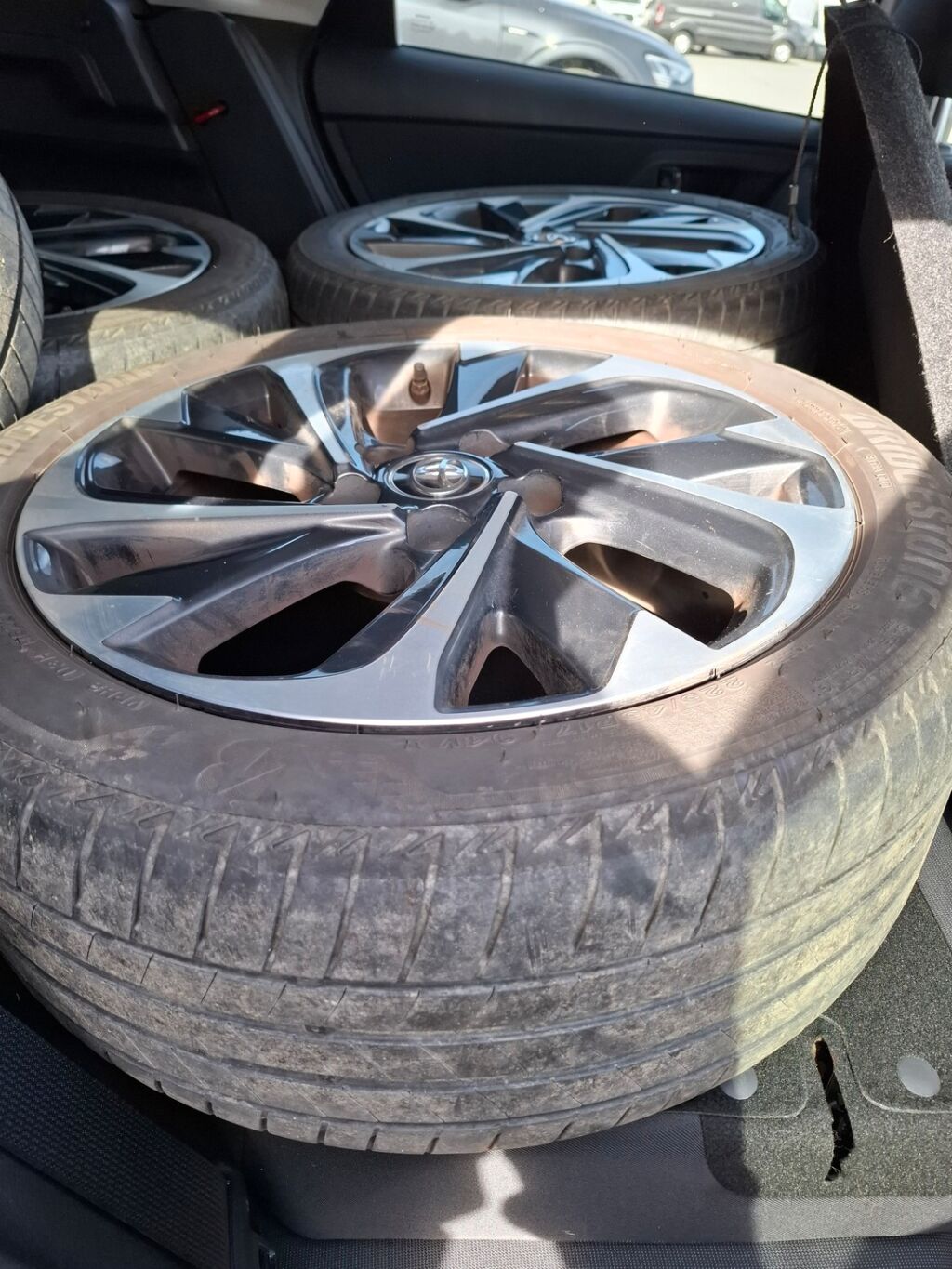 Toyota Auris 2016 Punainen