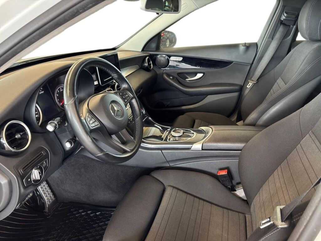 Mercedes-Benz C 2017 Valkoinen