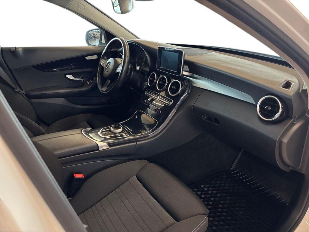 Mercedes-Benz C 2017 Valkoinen