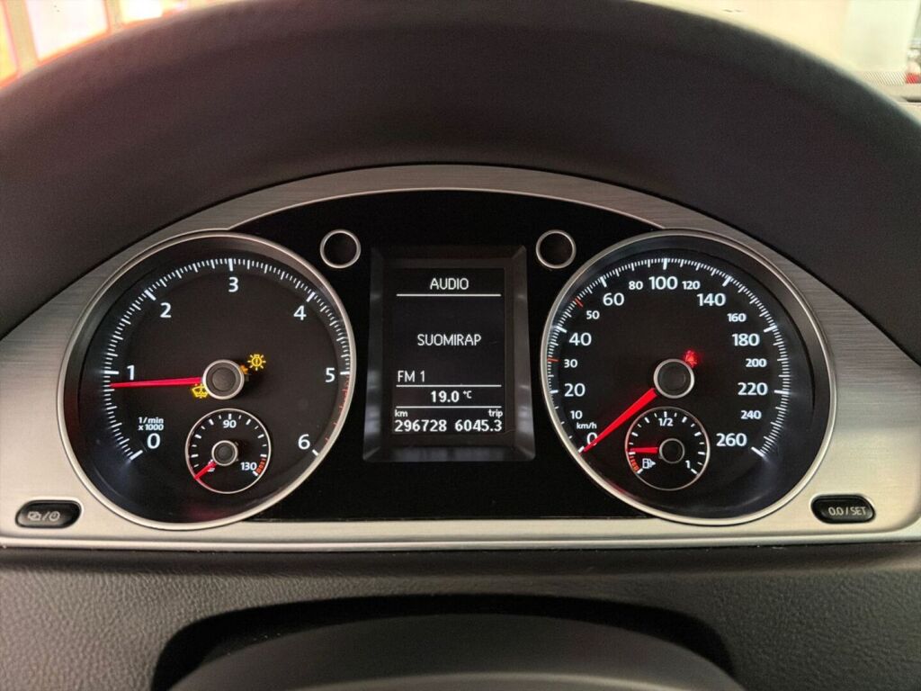 Volkswagen Passat 2014 Valkoinen