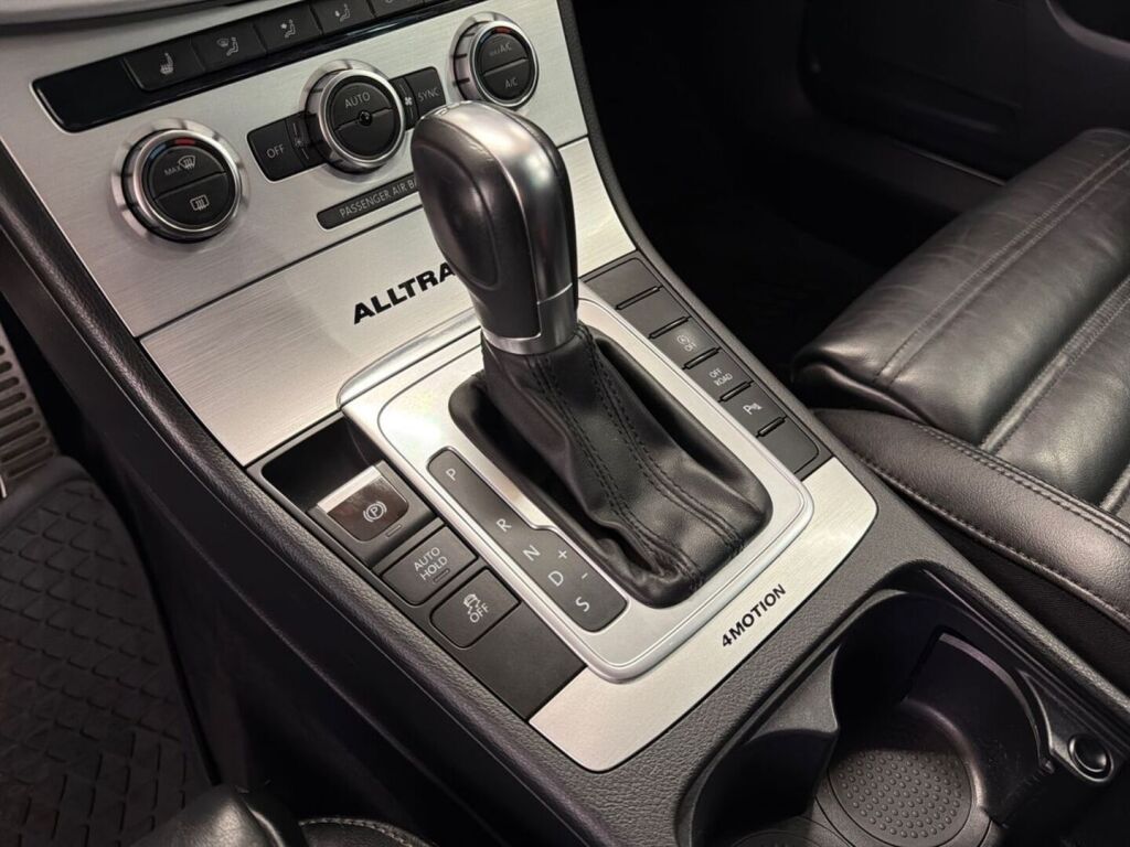 Volkswagen Passat 2014 Valkoinen