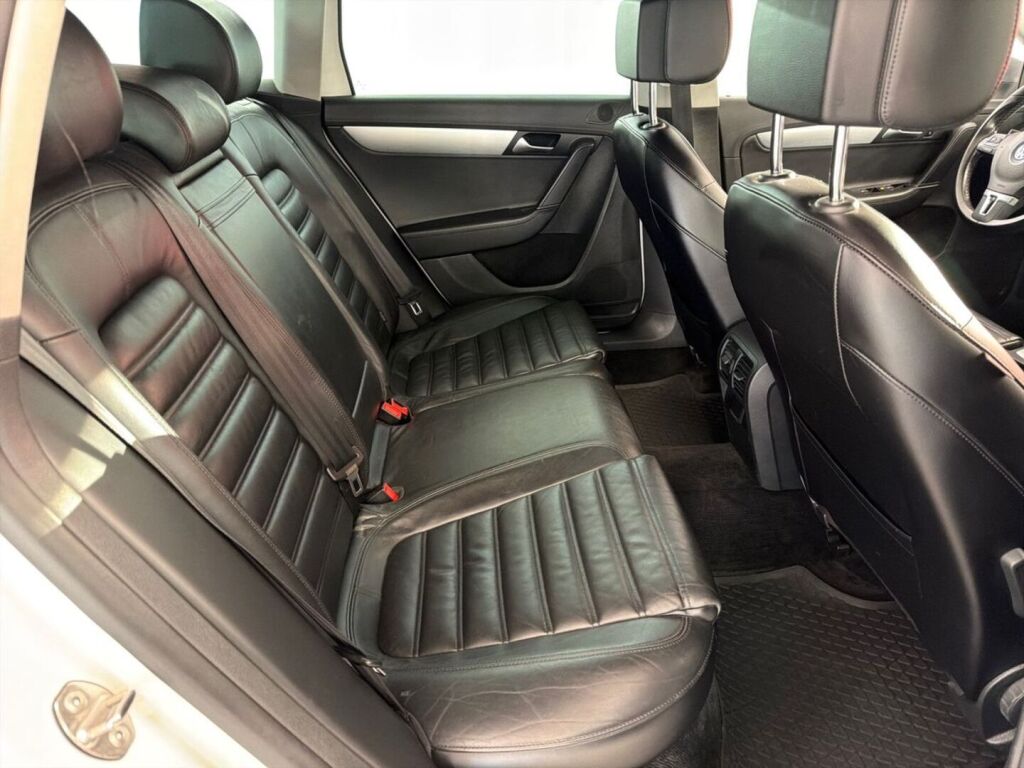 Volkswagen Passat 2014 Valkoinen