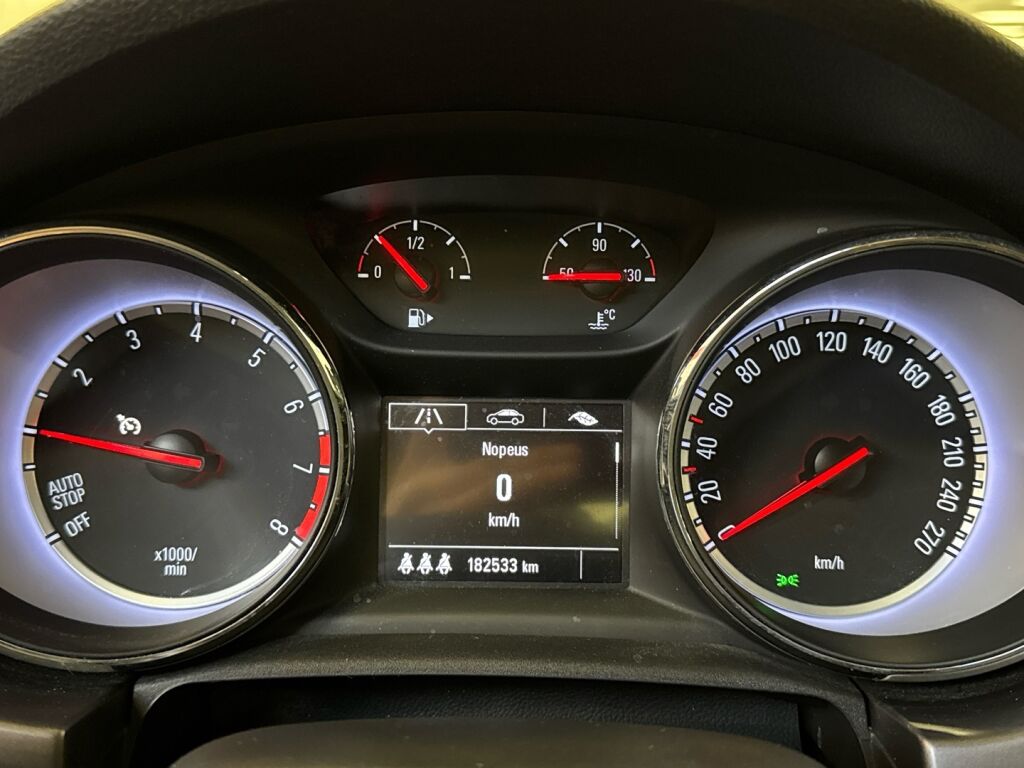 Opel Astra 2017 Punainen