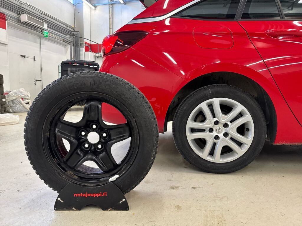 Opel Astra 2017 Punainen