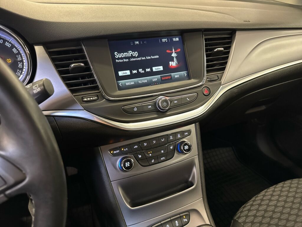 Opel Astra 2017 Punainen