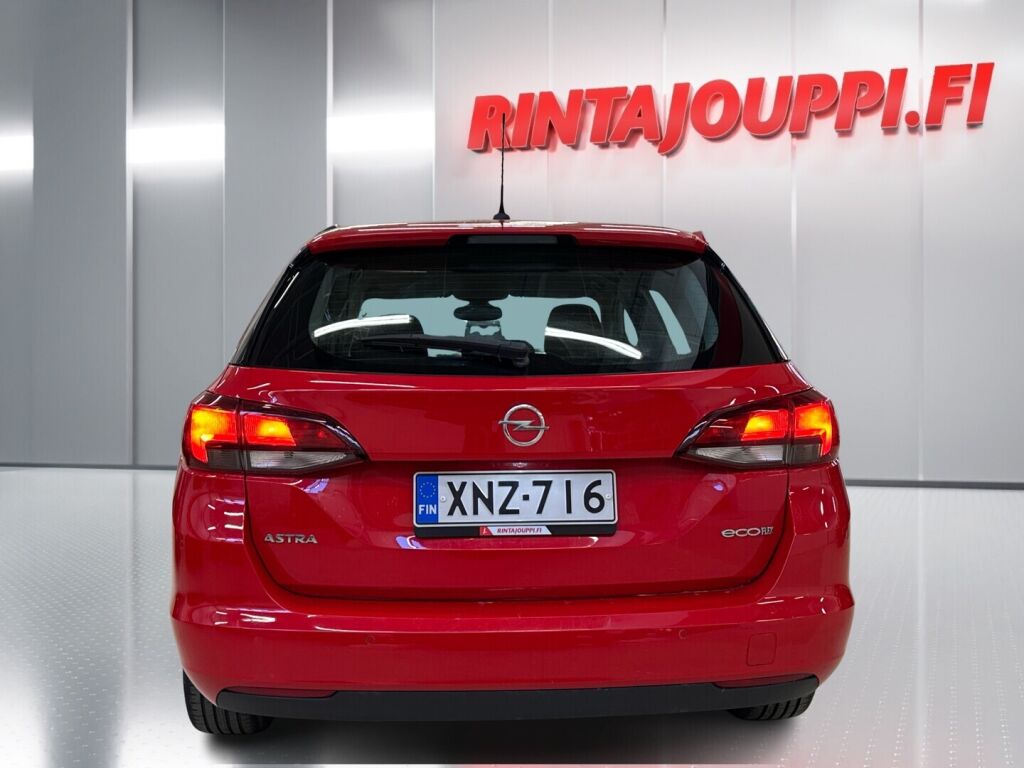Opel Astra 2017 Punainen