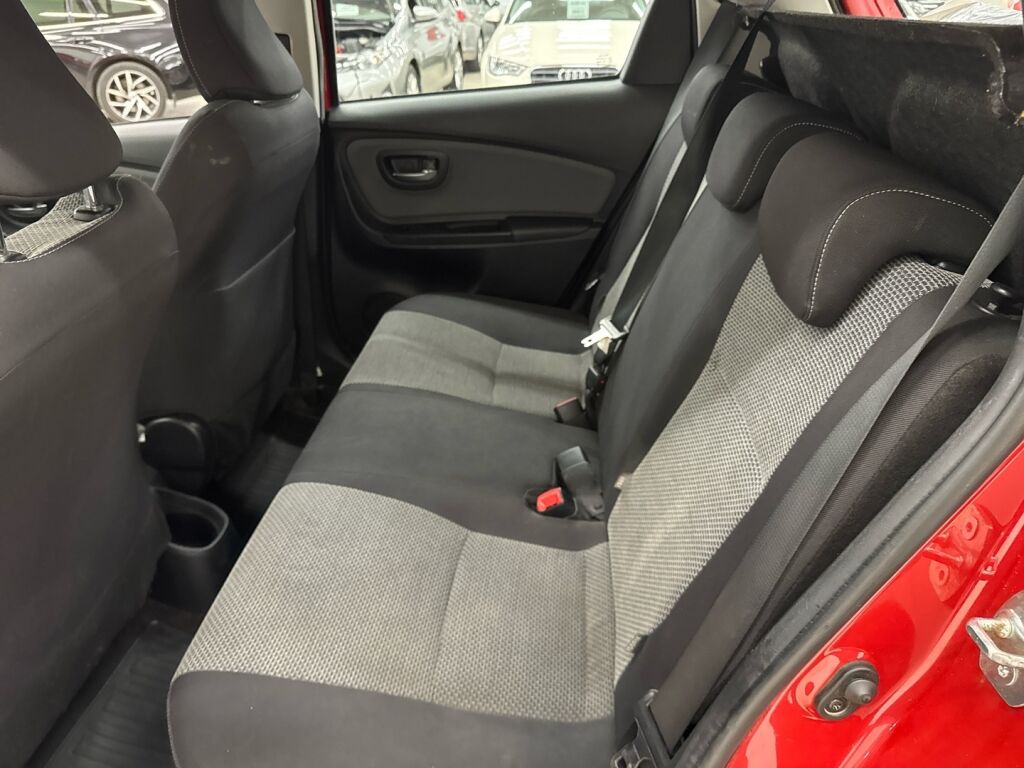 Toyota Yaris 2016 Punainen