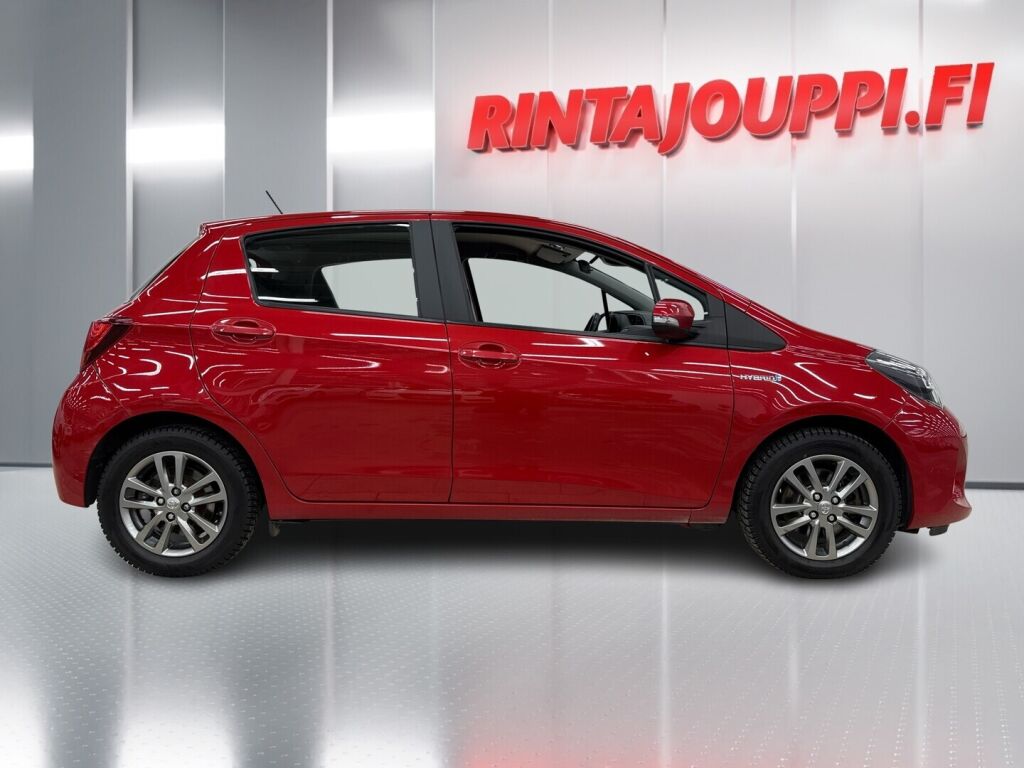 Toyota Yaris 2016 Punainen