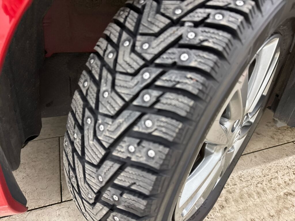 Toyota Yaris 2016 Punainen