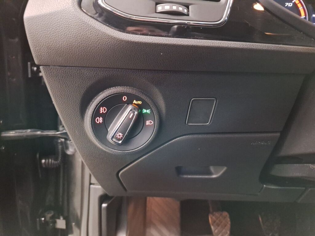 Seat Leon 2016 Musta