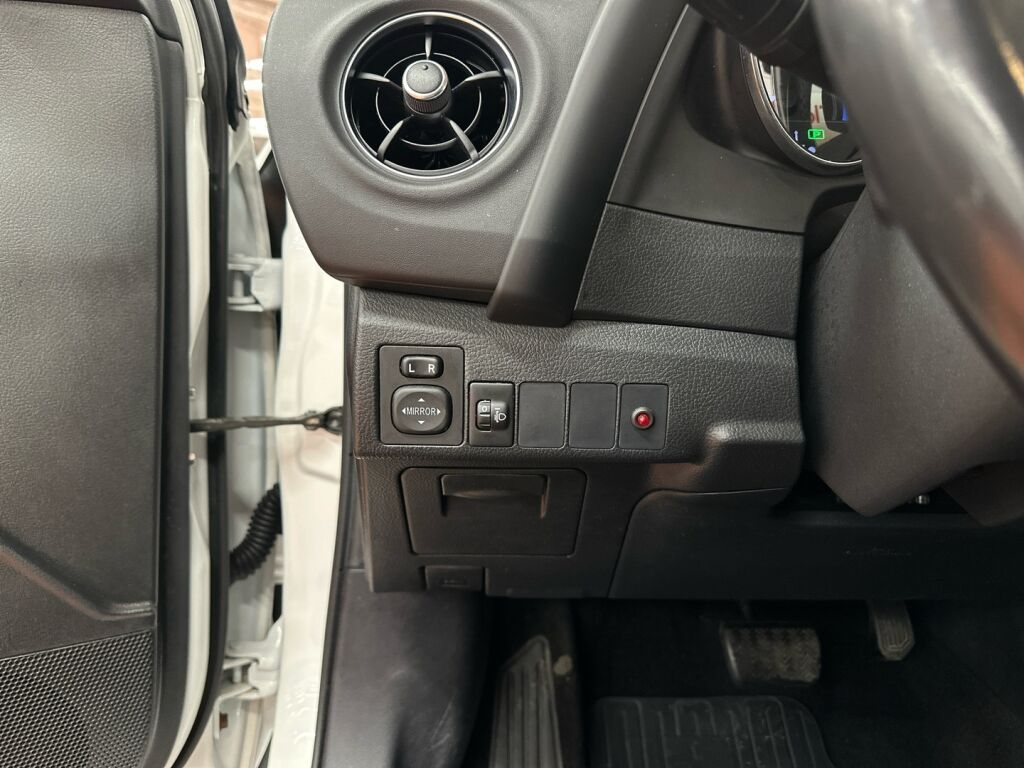 Toyota Auris 2015 Valkoinen