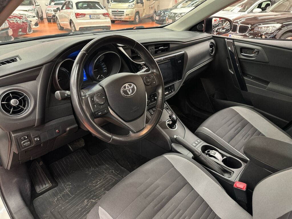 Toyota Auris 2015 Valkoinen