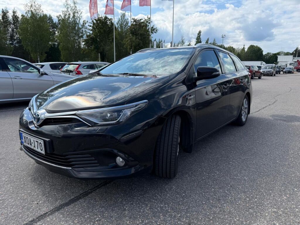 Toyota Auris 2017 Musta