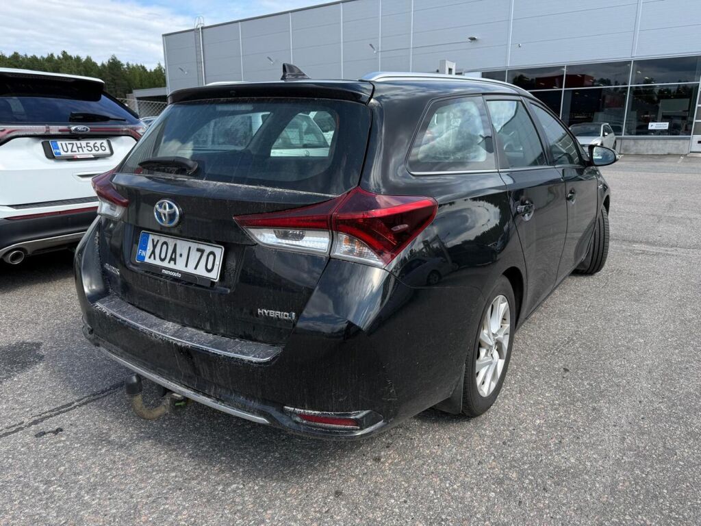 Toyota Auris 2017 Musta