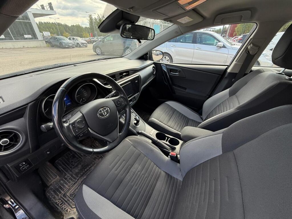 Toyota Auris 2017 Musta