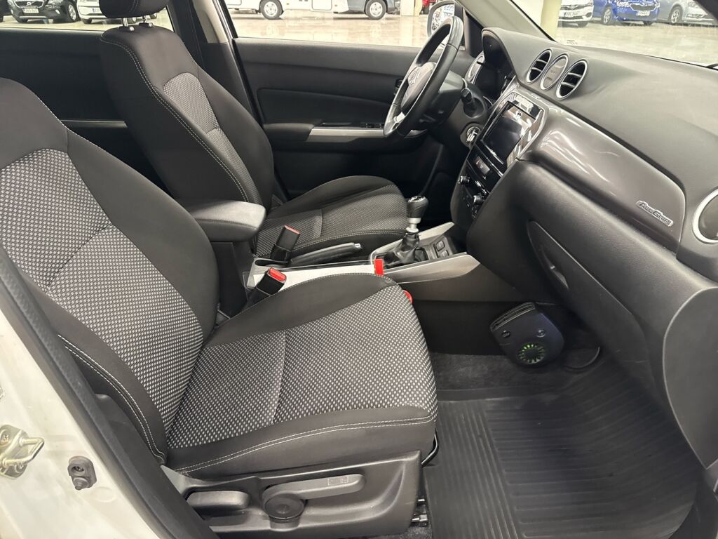 Suzuki Vitara 2020 Valkoinen