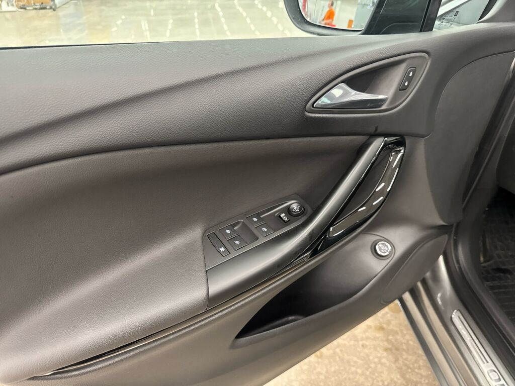 Opel Astra 2018 Harmaa