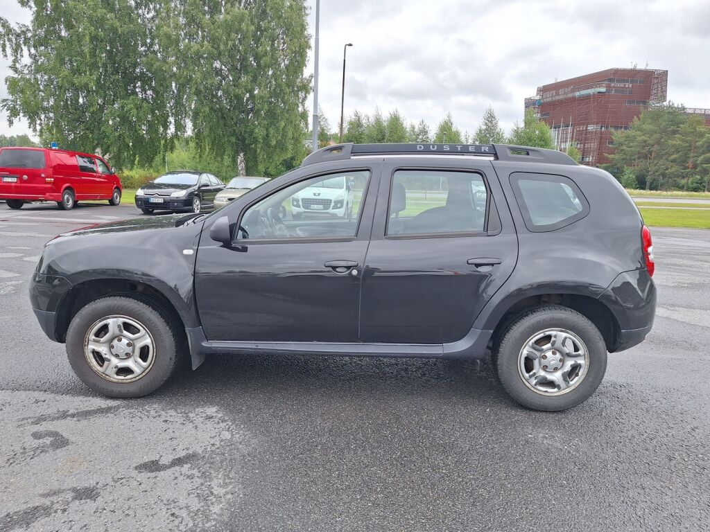 Dacia Duster 2017 Musta