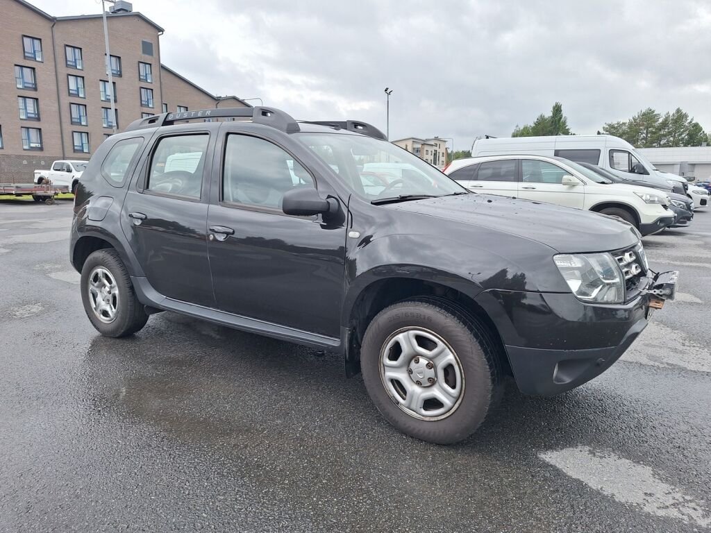 Dacia Duster 2017 Musta
