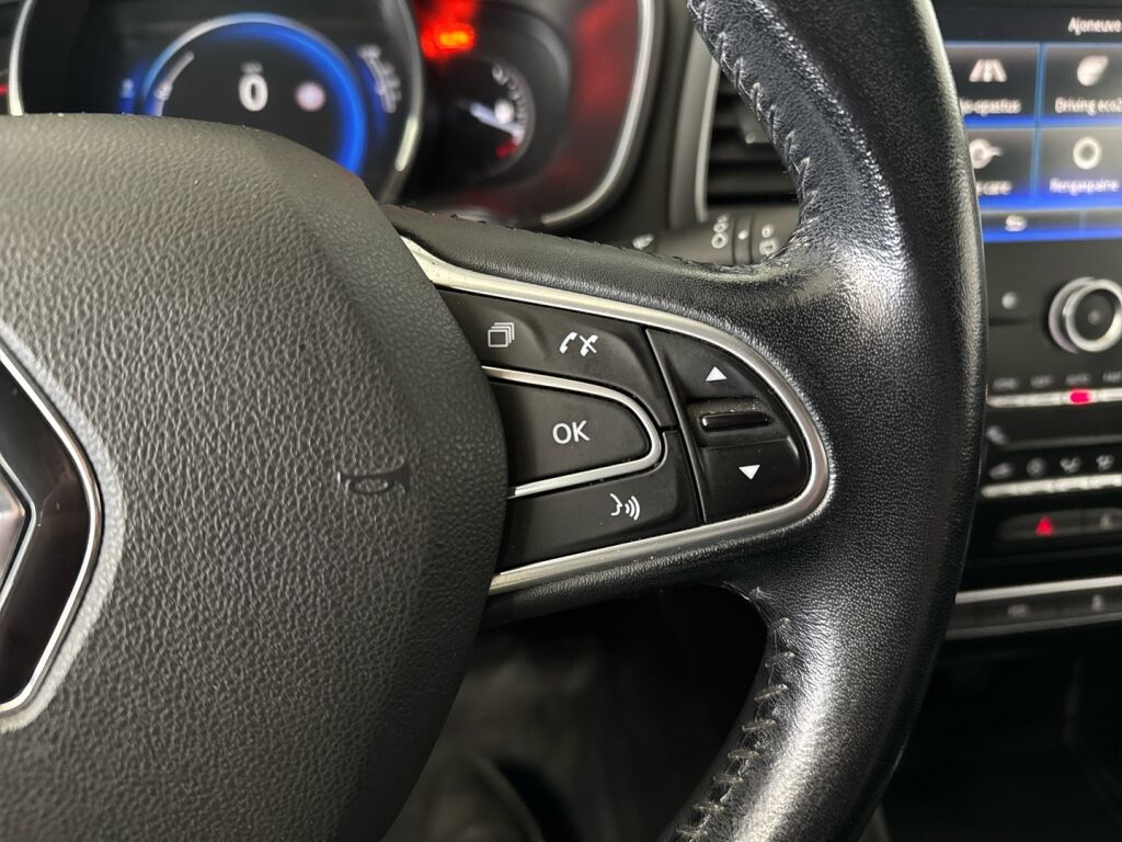 Renault Megane 2017 Punainen