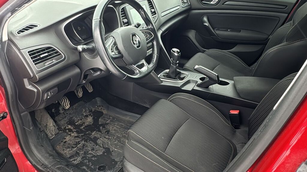 Renault Megane 2017 Punainen