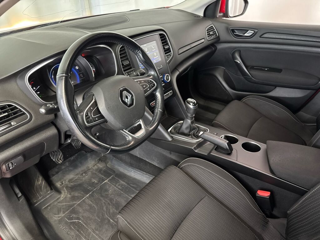 Renault Megane 2017 Punainen