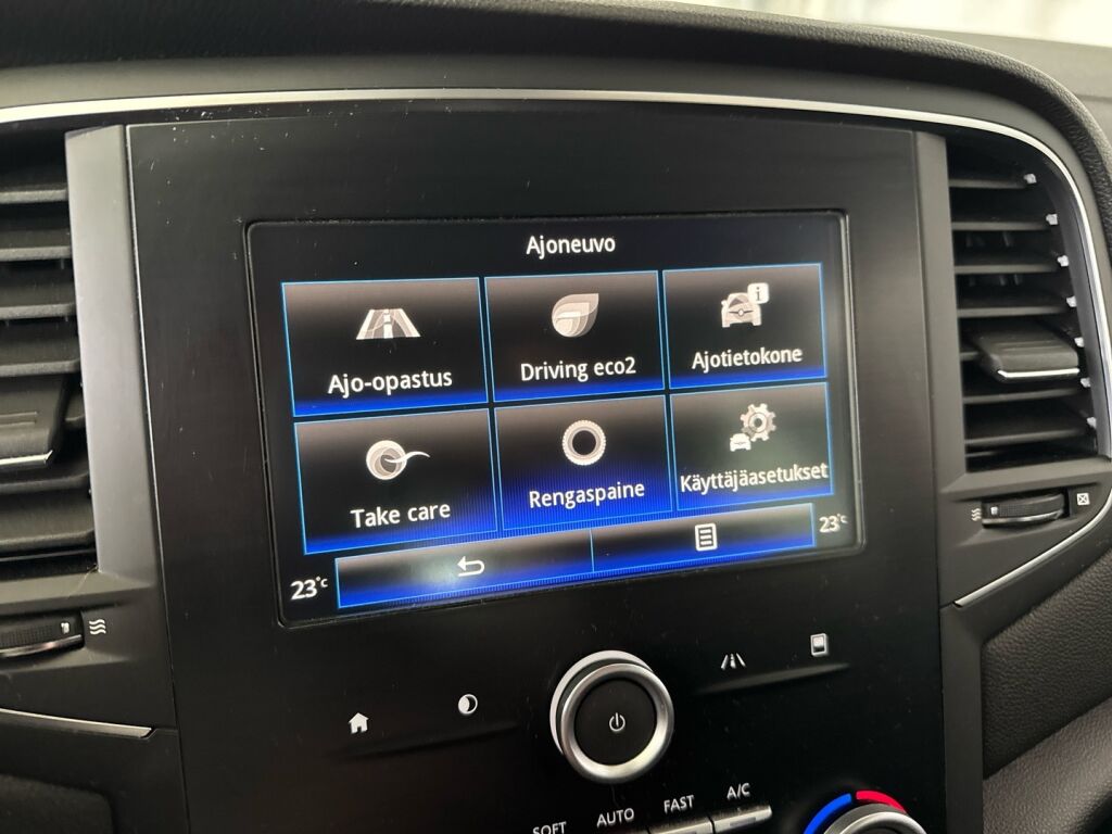 Renault Megane 2017 Punainen