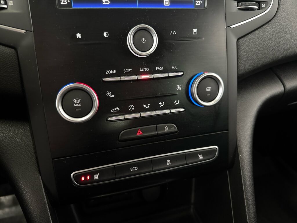 Renault Megane 2017 Punainen