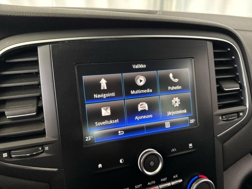 Renault Megane 2017 Punainen