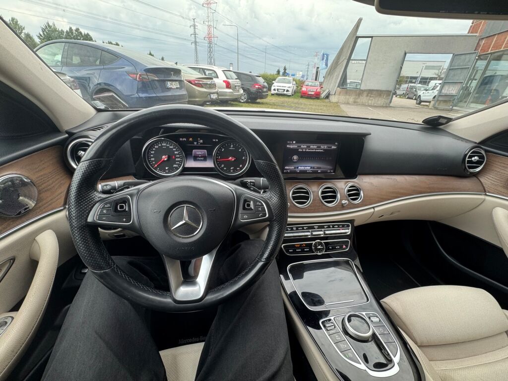 Mercedes-Benz E 2017 Valkoinen