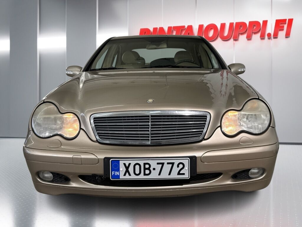 Mercedes-Benz C 2004 Ruskea (beige)