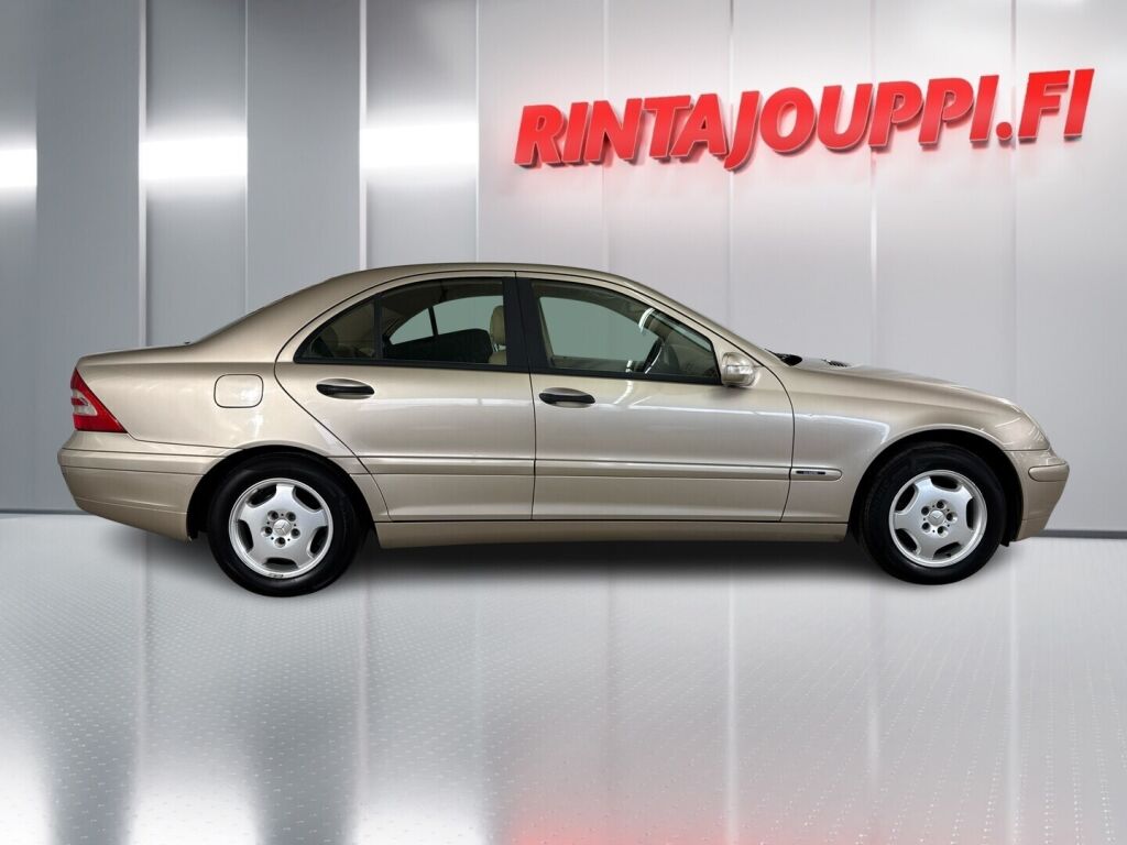 Mercedes-Benz C 2004 Ruskea (beige)