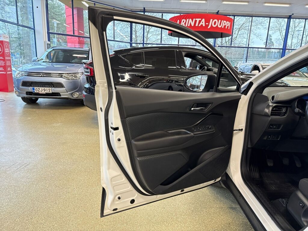 Toyota C-HR 2017 Valkoinen