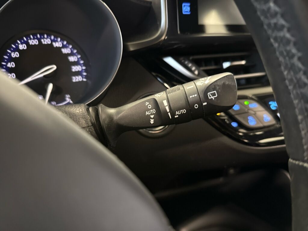 Toyota C-HR 2017 Valkoinen