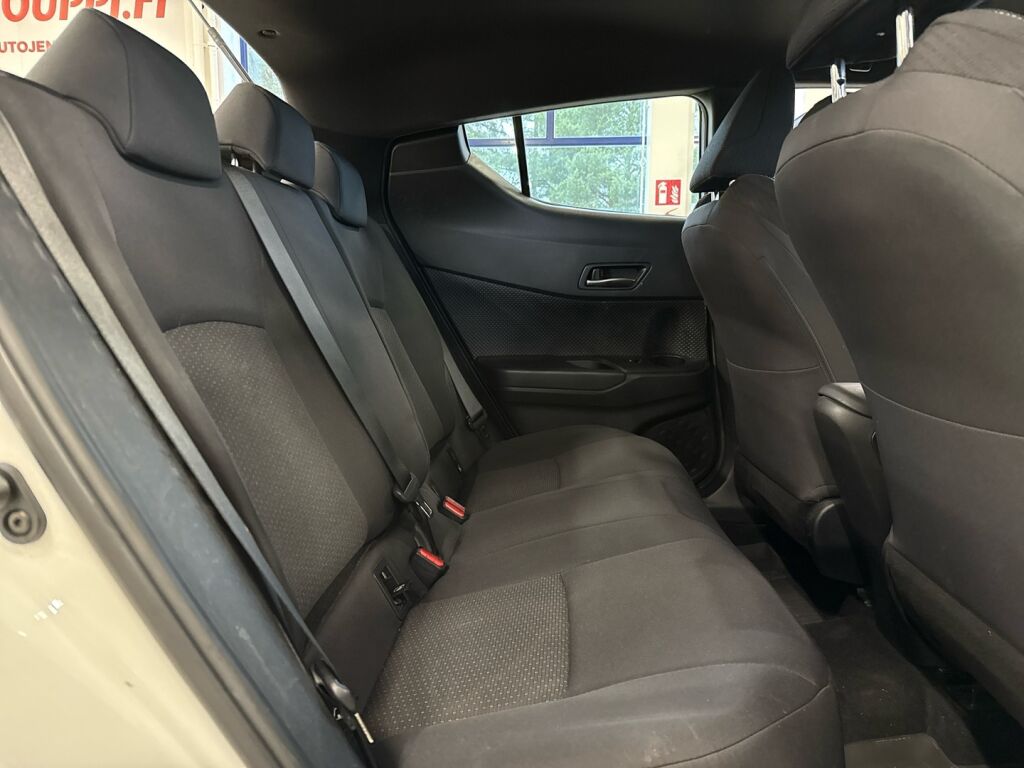 Toyota C-HR 2017 Valkoinen