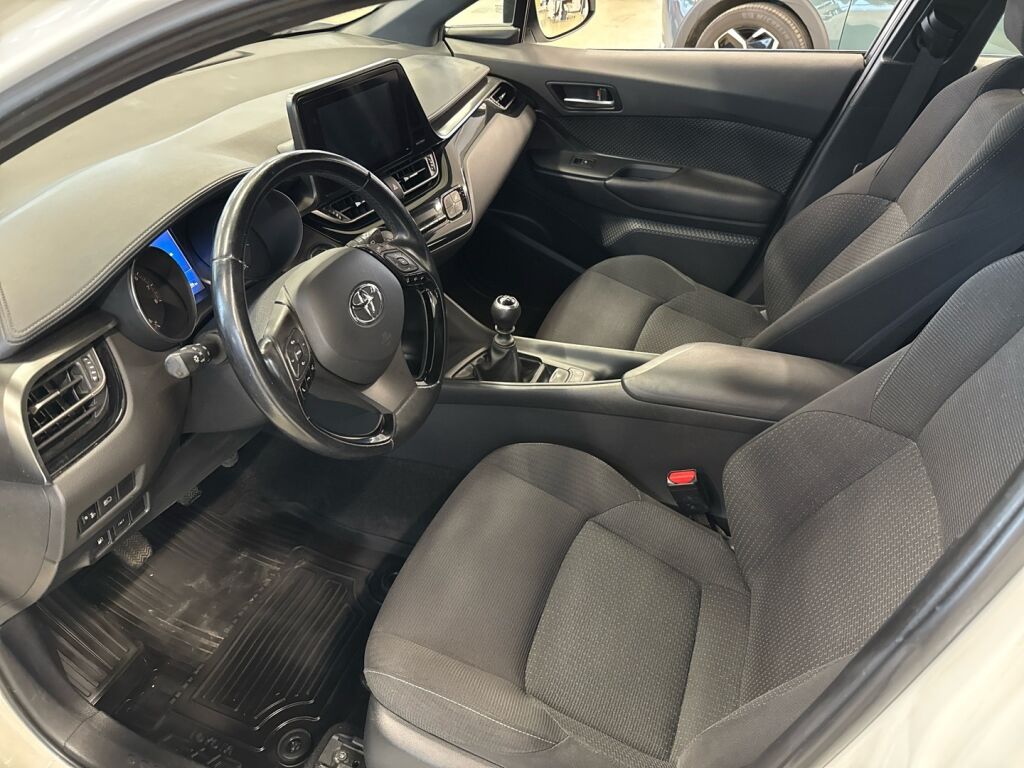 Toyota C-HR 2017 Valkoinen