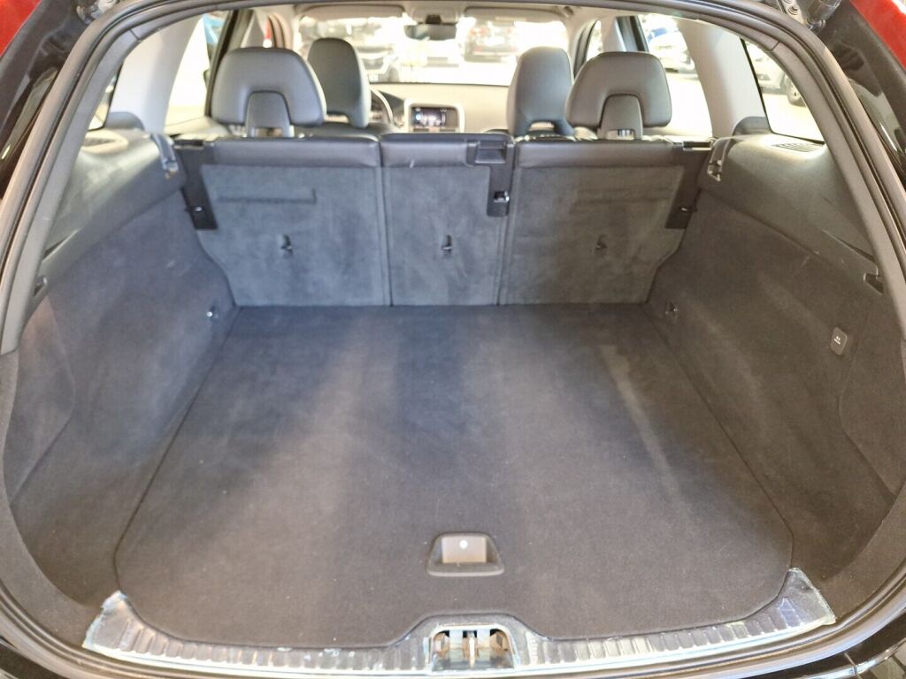 Volvo XC60 2017 Musta
