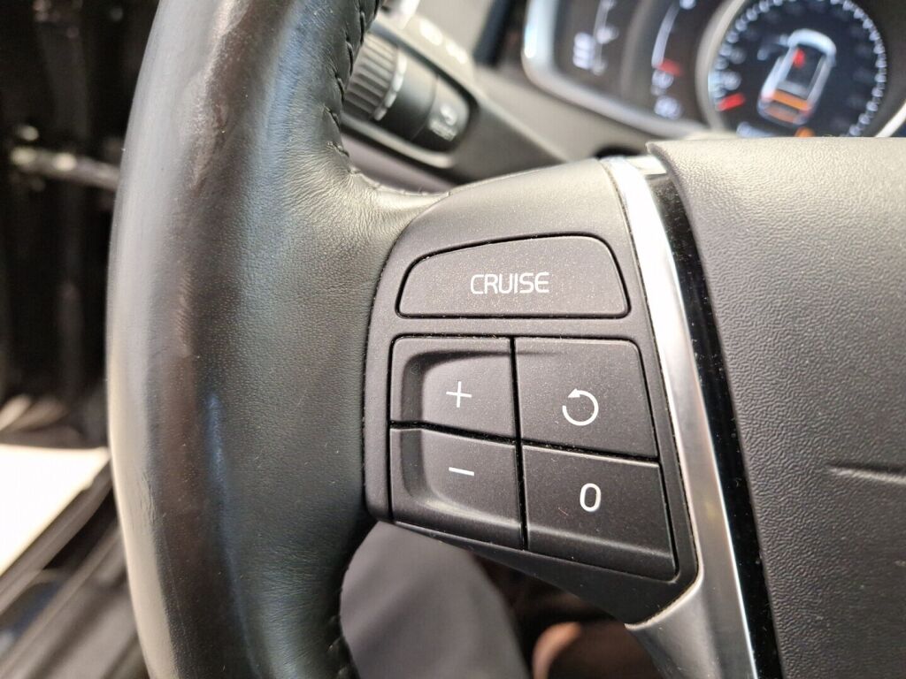 Volvo XC60 2017 Musta