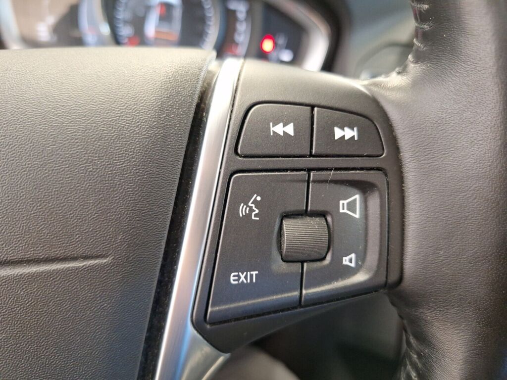 Volvo XC60 2017 Musta