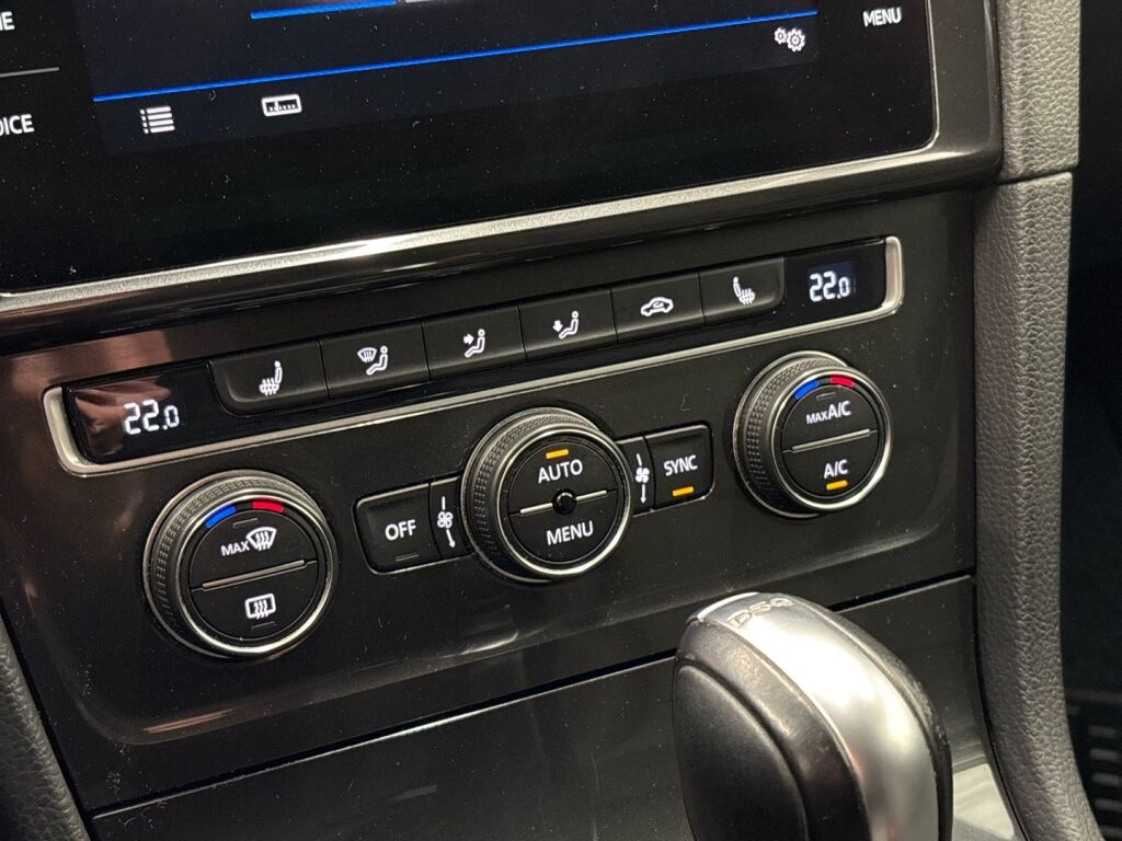 Volkswagen Golf 2018 Valkoinen