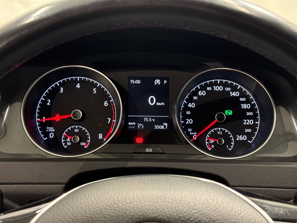 Volkswagen Golf 2018 Valkoinen