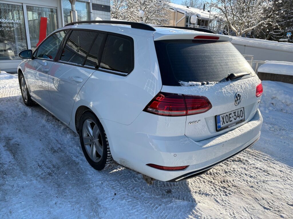 Volkswagen Golf 2018 Valkoinen