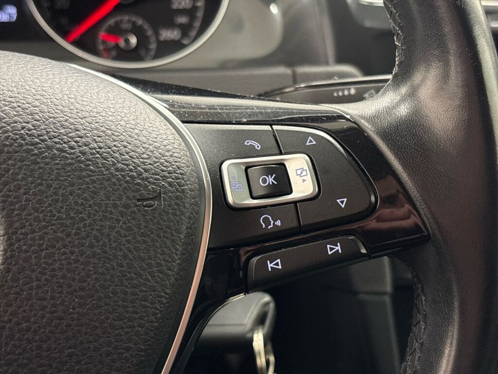 Volkswagen Golf 2018 Valkoinen