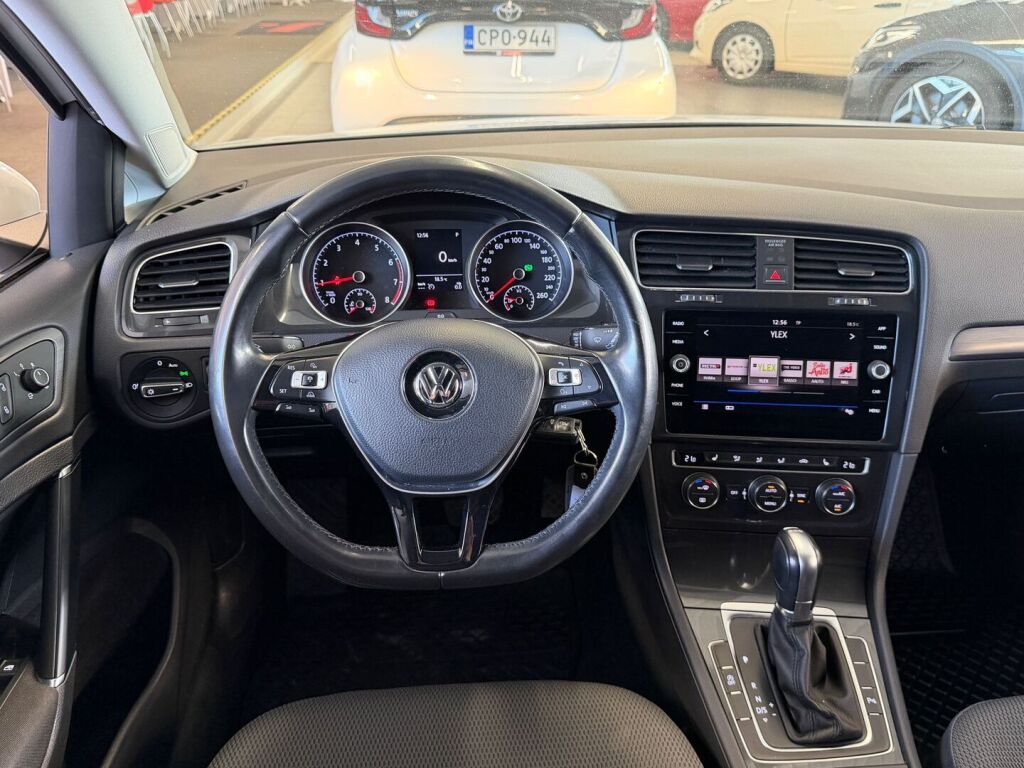 Volkswagen Golf 2018 Valkoinen