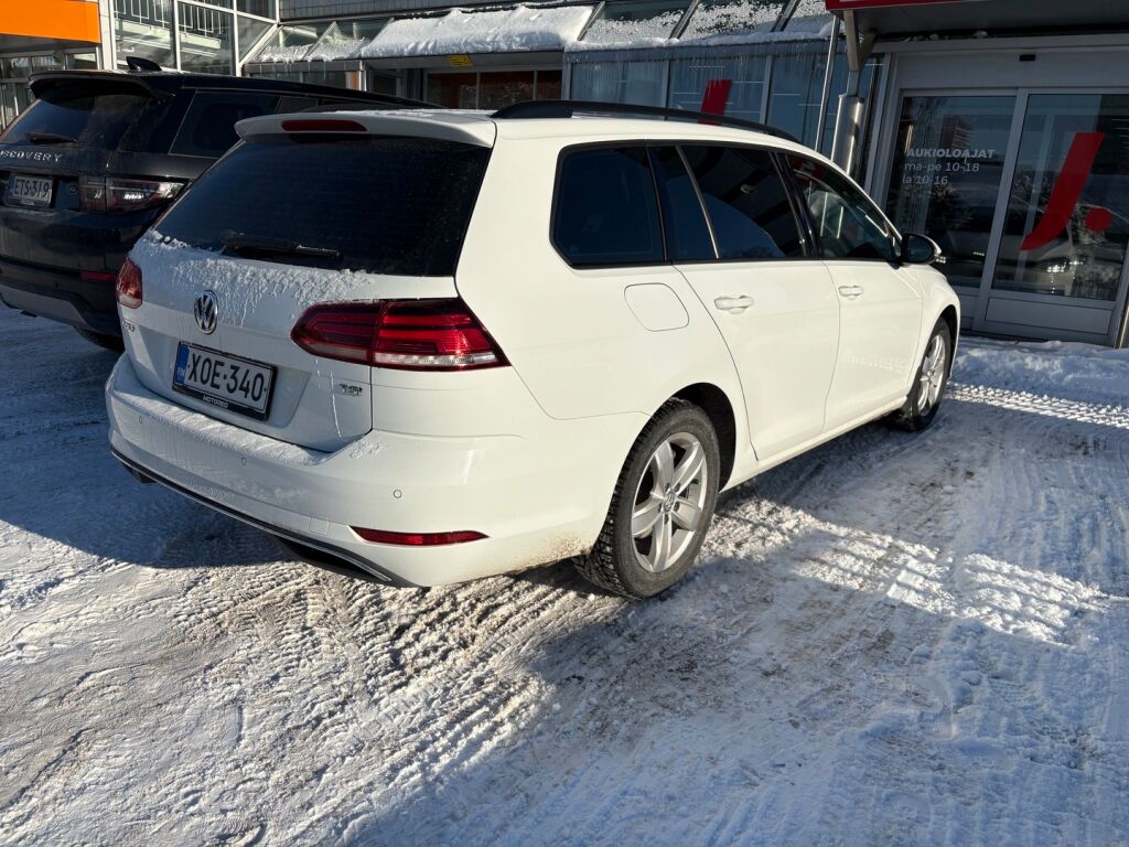 Volkswagen Golf 2018 Valkoinen