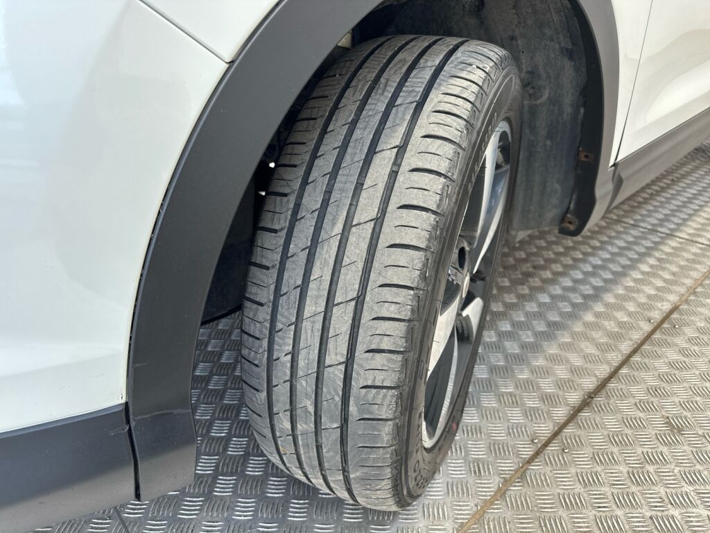 Nissan Qashqai 2017 Valkoinen